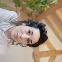 Maison écologique au pied des montagnes