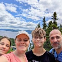 Chambre privée avec salon et salle de bain à Trois-Rivières