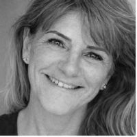 Mon appartement est très lumineux avec une belle hauteur sous plafond, cosy et beaucoup de charme.