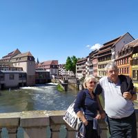 Bourgogne, entre Dijon et Lyon, maison spacieuse avec piscine chauffée vue panoramique sur vignobles