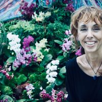 La chambre privée de Patricia est dans une grande maison, avec piscine, au calme et au vert.