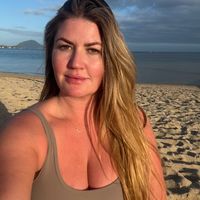 Oceanfront Hawaiian Dream Condo sleeps 8 guests!