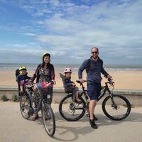 Grande maison atypique entre pierre et bois au milieu des vignes