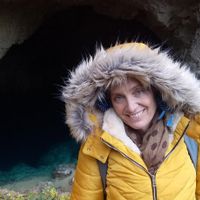 Petite bergerie sur les collines, vue Pyrénées. Non loin, le canal du midi Carcassonne et Toulouse.