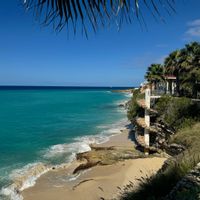 Oceanfront - Beautiful 2bd/2ba Condo with balcony on St. Maarten