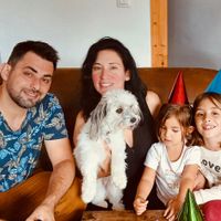 La maison de Famille Chauvin Martinez pleine de vie, agréable, colorée ! En bois, poêle a granule