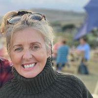 Stylish Coastal Retreat Steps from Beach, Restaurants and Cafes