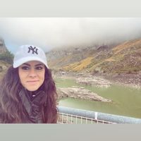 Maison de campagne récemment rénové au charme local avec piscine