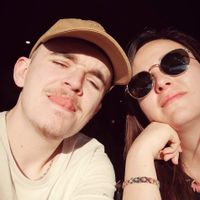 Grande maison atypique située dans le bourg de Camors dans le Morbihan.