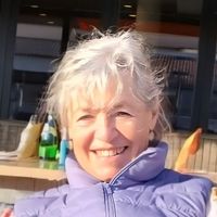 Studio très calme, indépendant, au fond d'un jardin proche Paris RER E 45 minutes voiture Disneyland