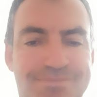La maison de Francisco  elle   se situe   dans une impasse     a   Perpignan   dans  un quartier commercant  ou se trouve  a proximite  immediate  de 2 restaurant     2 boulungerie   1  charcuterie centre commercial   lidl   et decathlon     a   18km de la plage   canet en roussillion  66410  et 1h de la montagne   des pyrennees     mont canigou  2700m.