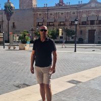 "Relaxation and adventure in a large house near the mountains"