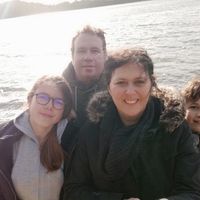 Maison spacieuse avec piscine, forêt et animaux