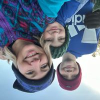 Private oasis: fenced pool, lush gardens, cozy fireplaces, & top-notch entertainment near the lake.