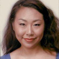 Quiet little house in Paris city