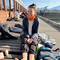 Studio spacieux, calme, avec grand balcon donnant sur un parc, au centre-ville de Genève.