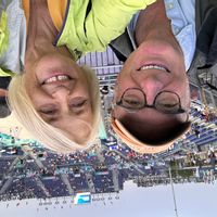 duplex parisien avec terrasse au bord de la coulée verte au pied des magasins et des transports