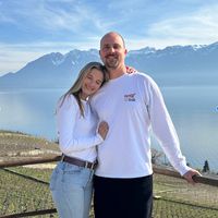 Charming vineyard lodge by the lake