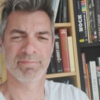 La maison de Fred est située dans un quartier calme dans la ville de Plouzané. Sa situation géographique vous permettra soit de vous balader dans la ville de Brest soit de découvrir les cotes bretonnes, ses plages,ses sentiers de randonnées...Un vrai bol d'air