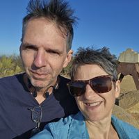 Maison lumineuse sur bord de lac