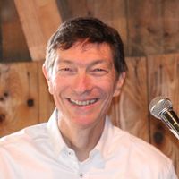 Nous vous accueillons dans notre grande maison de village à proximité de toutes les commodités. Une maison des années 1900 avec le confort actuel. De grandes pièces réparties sur 3 étages ou chacun à son espace dédié. A l'entrée du Parc Naturel des Vosges du Nord. Non loin de Strasbourg, Colmar, Europa Park, des Vosges, de l'Allemagne. Commerces accessibles à pied depuis la maison. Piscine municipale de plein air tout l'été à 50 m. Gare pour se déplacer (ligne Strasbourg - Sarrebruck)