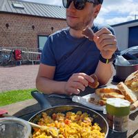 Bert's house
Familievriendelijk huis met een grote tuin. Dit op wandelafstand van openbaar vervoer (trein en bus) en het centrum van Ieper.