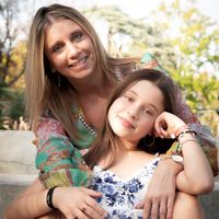 La maison de Chrystel, appartement de charme avec jardin privatif. Belle pièce de vie, 3 grandes chambres, un beau jardin arboré...Résidence de standing très calme....Belle piscine fonctionnelle du mois de mai au mois de septembre..
