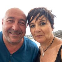 Gîte de vacances avec piscine privée qui fait partie d'un grand mas provençal où nous résidons.