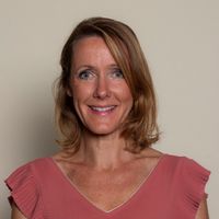 Maison de charme avec une véranda sur jardin aux portes de Lyon