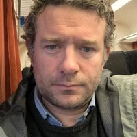 La maison de Nicolas est très spacieuse et offre une magnifique vue dégagée sur toute la vallée de la mienne. Légèrement en dehors du village, elle se situe juste a coté de grand bois. Idéal pour les amoureux de la nature.