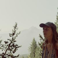 Appartement coloré avec jardin dans une belle rue