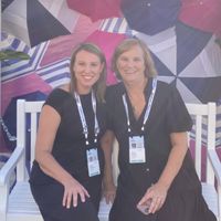 Ashley & mom Dianas hus