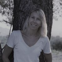 Mas au cœur des vignes et des oliviers