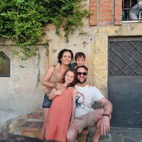 Simon and Saskia's Family home in the heart of Europe with private garden , forest acces and bicycle distance to Breda old city centre 15 min and 20 ' from Rotterdam by train. Close to the border with Belgium, perfect exploration point to discover the best places in Europe by train, air or car.
