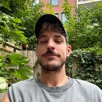 Appartement cosy & lumineux au dernier étage – 2 chambres