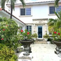 La maison de Deborah, Peach and Toni