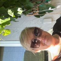 Laura's house near Disneyland, the Beach and downtown Los Angeles. Community pool, garage and quiet neighborhood.