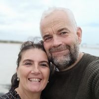 Maison idéalement située au coeur de la Normandie. 
A moins d'une heure, vous pourrez découvrir les plages du Débarquement, le Mont Saint Michel et bien d'autres sites magnifiques (viaduc de la Souleuvre, lac de la Dathée...)

Vous pourrez profiter d'un environnement champêtre dépaysant en pleine campagne tout en musardant dans une grande véranda ouverte bercé par le son des oiseaux de la nature.