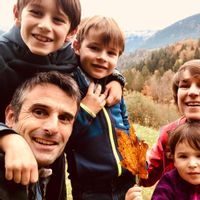 Chambre et salle de bain d’amis dans notre maison pendant le festival