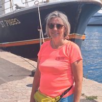 Maison agréable, de plein pied et très lumineuse avec un jardin clos, elle est située à La Rochelle.