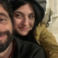 Appartamento al primo piano, con ascensore, nel cuore di Reggio Calabria. A pochi passi dal Lungomare, dal mare, dal Corso principale, dal Museo Archeologico, dalla Pinacoteca e dalle principali attrazioni della città. In prossimità delle fermate del bus per gli spostamenti in città o verso aeroporto. Stazione Lido per i treni verso le principali località balneari, raggiungibile in pochi minuti a piedi, circa 700 metri. Porto per mezzi veloci per la Sicilia distante solo 1,5 km. Stazione Centrale distante solo 1,5 Km.