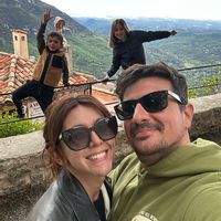 Jolie villa moderne située au calme sur les hauteurs en Ardèche. 3 chambres, grande cuisine équipée qui donne sur un grand jardin avec piscine