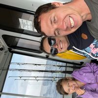 Maison de 4 chambres avec piscine, quartier tranquille, près de Montréal et du fleuve Saint-Laurent.