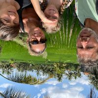 Maison familiale spacieuse avec piscine en 4 faces et parking sur place Vous serez à 5 mn de la mer