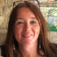 Chambre (lit 160cm) dans maison à la campagne proche Saint-Etienne avec terrasse et grand terrain.