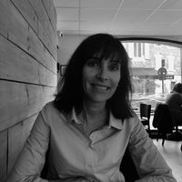 Petite maison 2 chambres dans quartier  calme, proche centre-ville, jardin agréable.