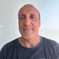 Beachside Apartment with Terrace, Parking & All Services