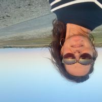 Maison sur le quai devant la plage