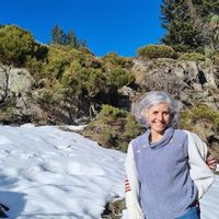 Chambre privée, Télétravail très confortable , accès piscine mai/ sept
30min de Lyon