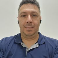 Superficie de 100 m² privatifs, typique d'un 3 chambres (ou 2 chambres + suite), avec 2 places